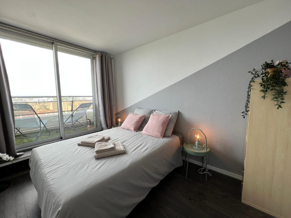Above Eiffel Tower View Balcony Apartment Paris